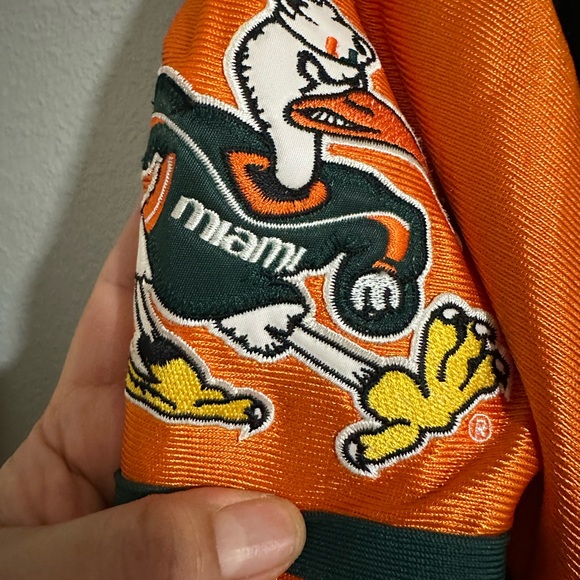 Vintage Miami  Florida Hurricanes patched   reversible jacket size L nwot - Picture 5 of 11